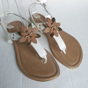 Madeline Stuart Murray White & Brown Floral Faux-Leather T-Strap Thong Sandals 7
